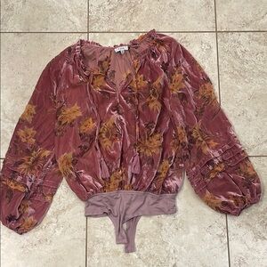 Floral Mauve Blouse bodysuit size medium